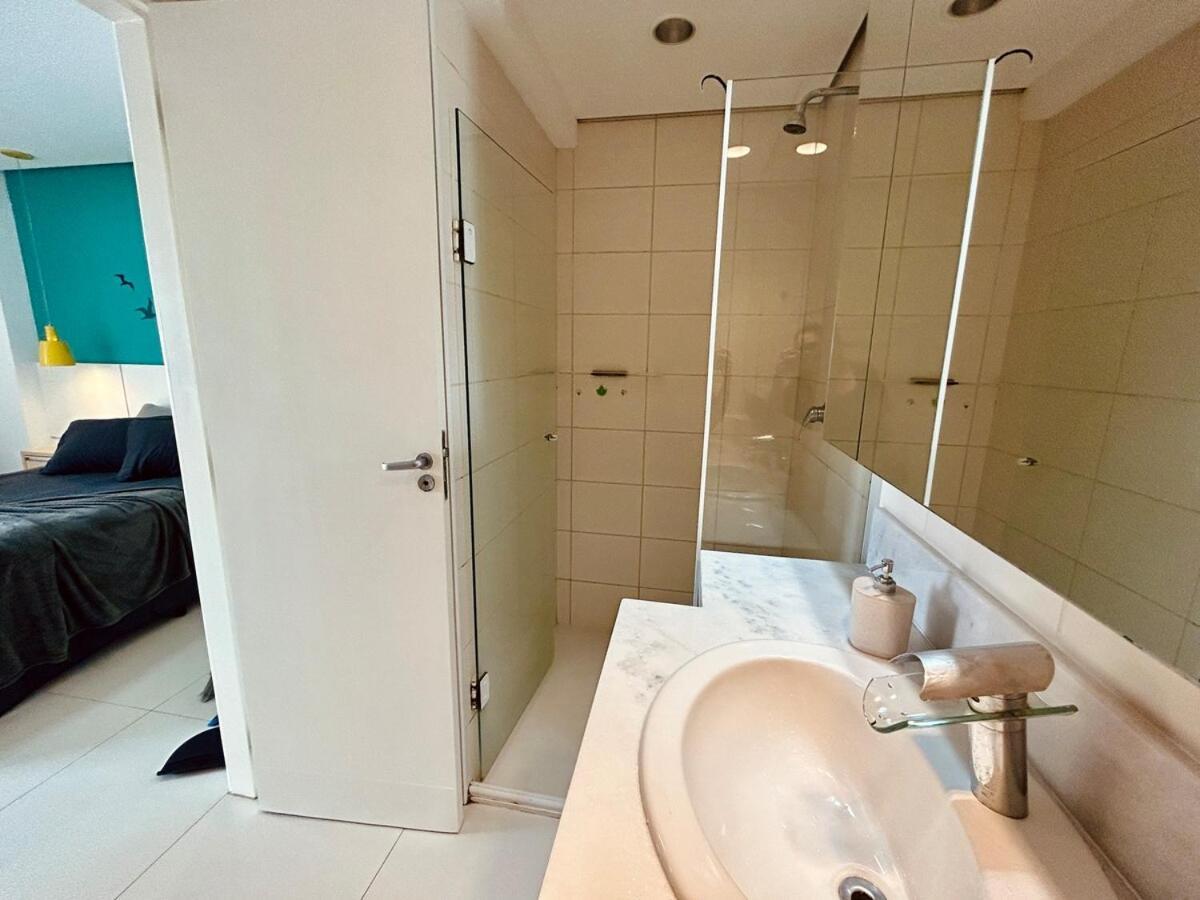 Apartment Flat No De Santos. Pe Na Areia Com Piscina! *